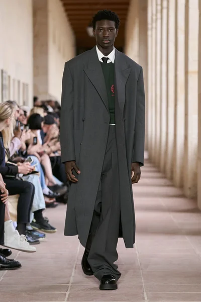 Look 8